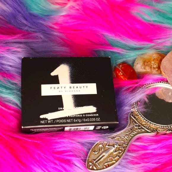 Fenty Beauty Other - Fenty Beauty by Rihanna Snap shadows pallet 1